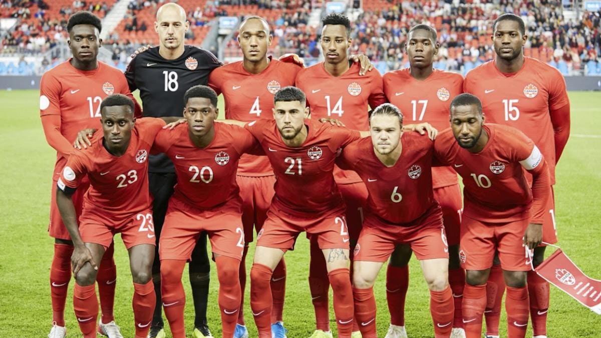 team photo for Canadá